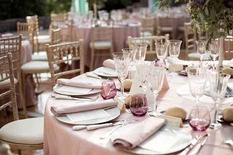 Wedding table with crystal & rose